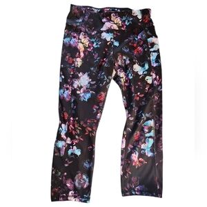 Avia Crop Athletic Leggings with Floral Print SIZE Large (12-14)